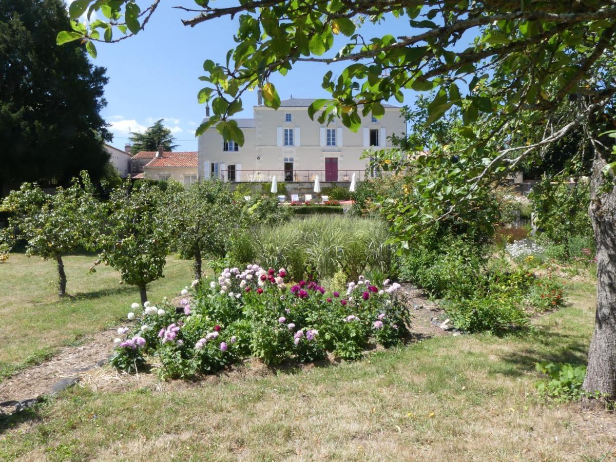 Les Jardins De Xanton Hotel Bagian luar foto