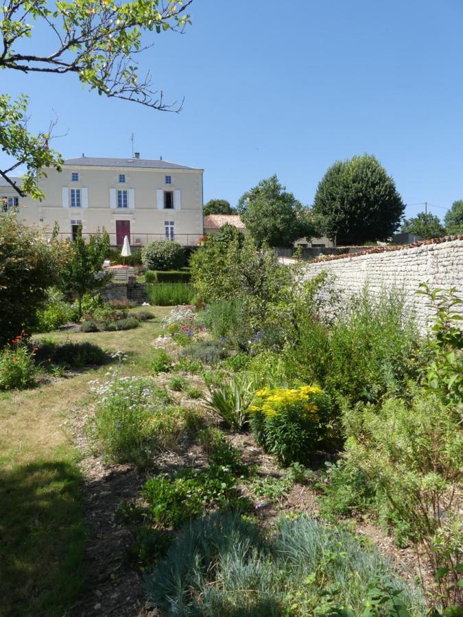 Les Jardins De Xanton Hotel Bagian luar foto