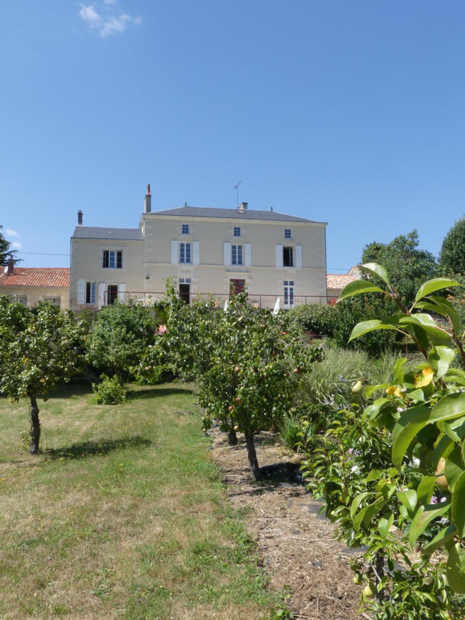 Les Jardins De Xanton Hotel Bagian luar foto